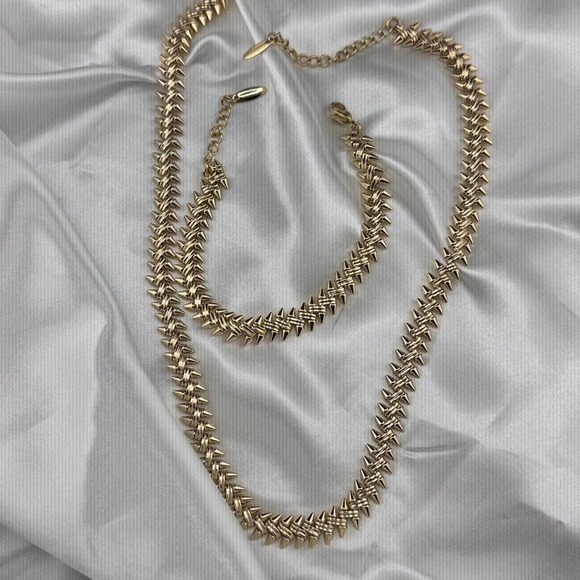 The Unbranded Brand Jewelry - XP  Gold Plated  Necklace and Bracelet Set with Lobster Closure Rock style